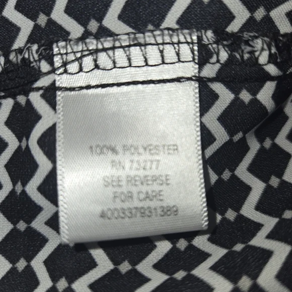 Candie's Blouse Black White Zigzag Diamond Pattern V-Neck Long Sleeve - Picture 6 of 7